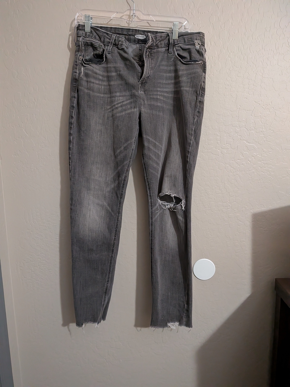 Old Navy Women's Old Gray Rockstar Super Skinny Distressed Jeans